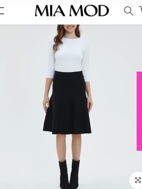 Mia Mod Black year round short